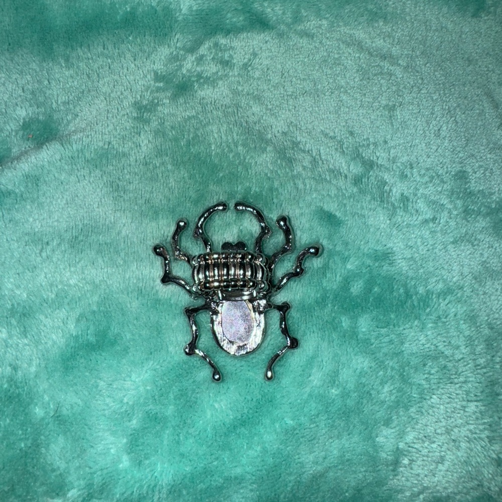 Beautiful Spider Ring. - Picture 2 of 4